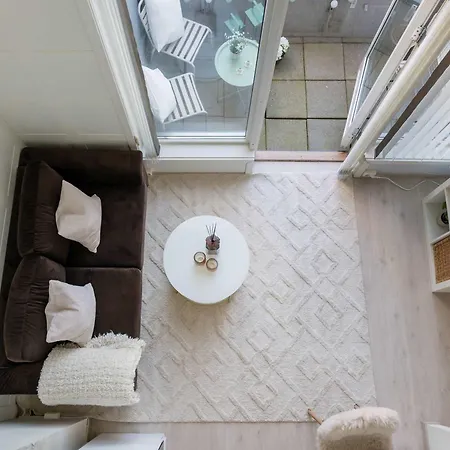 Prime Location By Harbour & Fargegata - Bright Apartment *