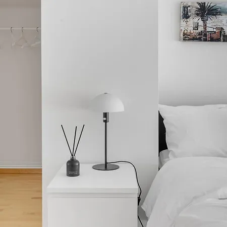 Prime Location By Harbour & Fargegata - Bright * Stavanger